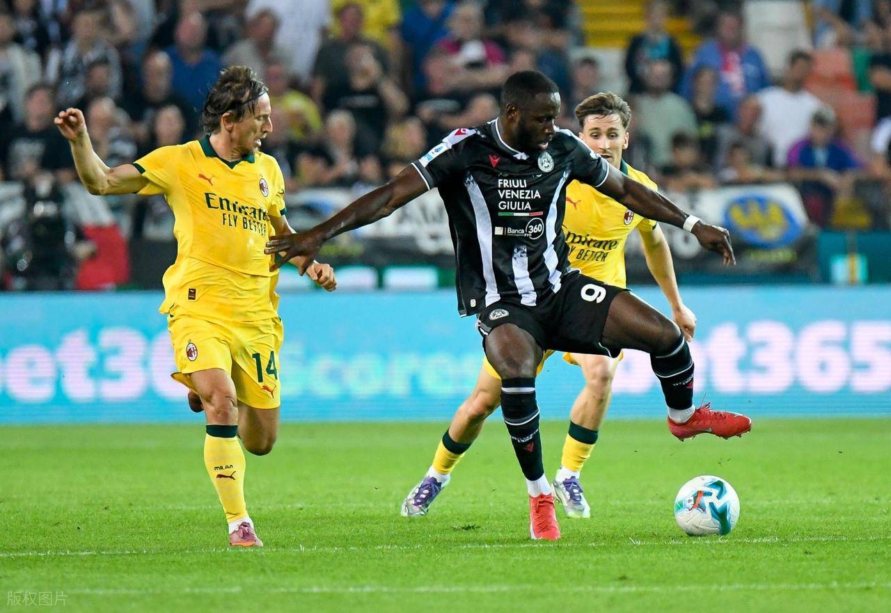 意甲：AC米兰3-0客胜乌迪内斯，圣地亚哥-希门尼斯延续进球荒